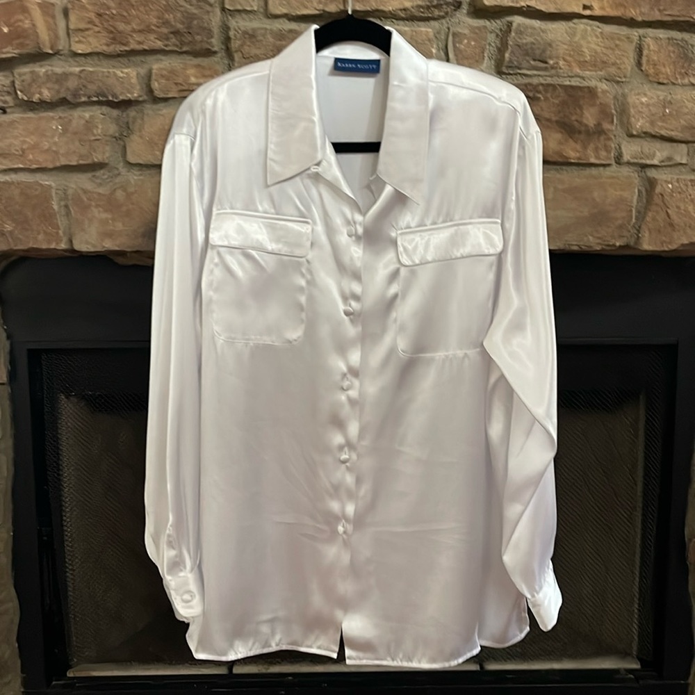 Karen Scott white shimmery blouse. Size Large.